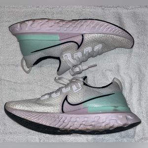 Nike infinity react sneakers
